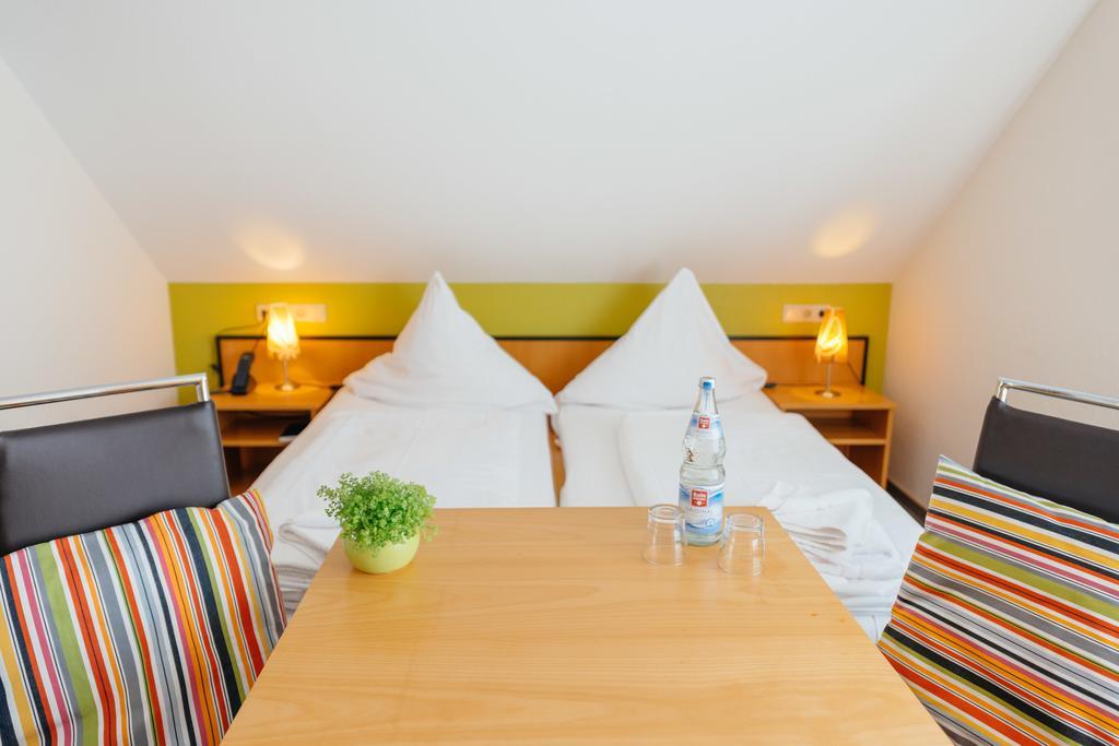Hotel Rhoenhof Huenfeld Luaran gambar