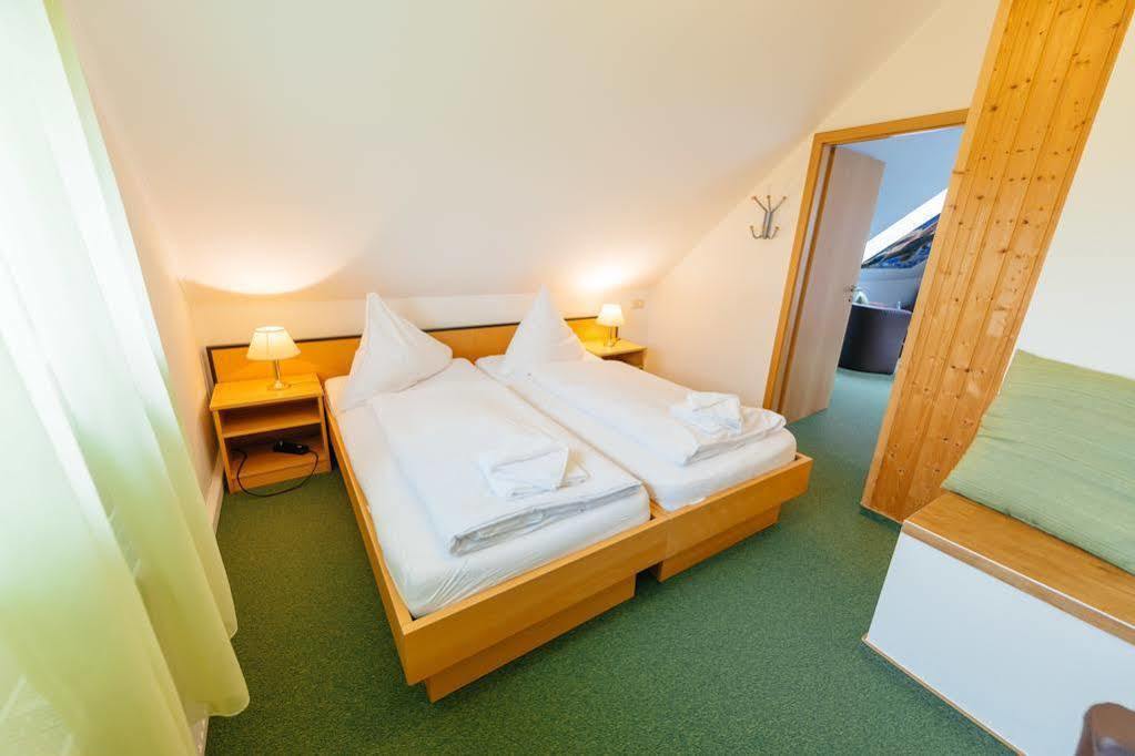 Hotel Rhoenhof Huenfeld Luaran gambar
